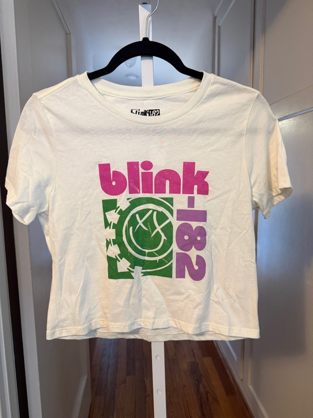 Blink 192 White Graphic Tee Crop with Pink & Green Print Juniors/Kids L